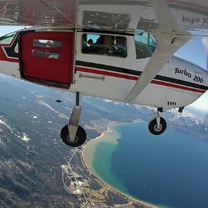 加州太浩湖12500英尺高空跳伞