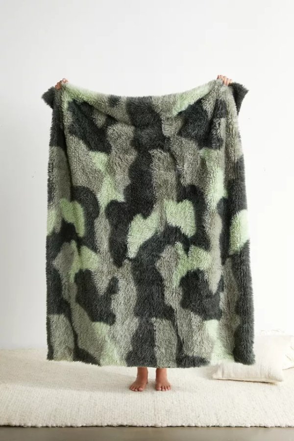 Camo Faux Fur Throw Blanket