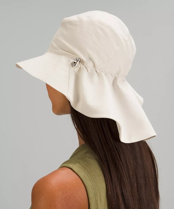 Women's Cinchable Wide Brim Bucket Hat