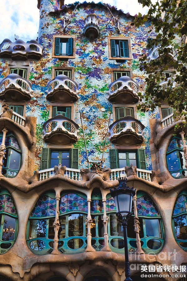 antoni-gaudis-casa-batllo-barcelona-spain-chuck-kuhn