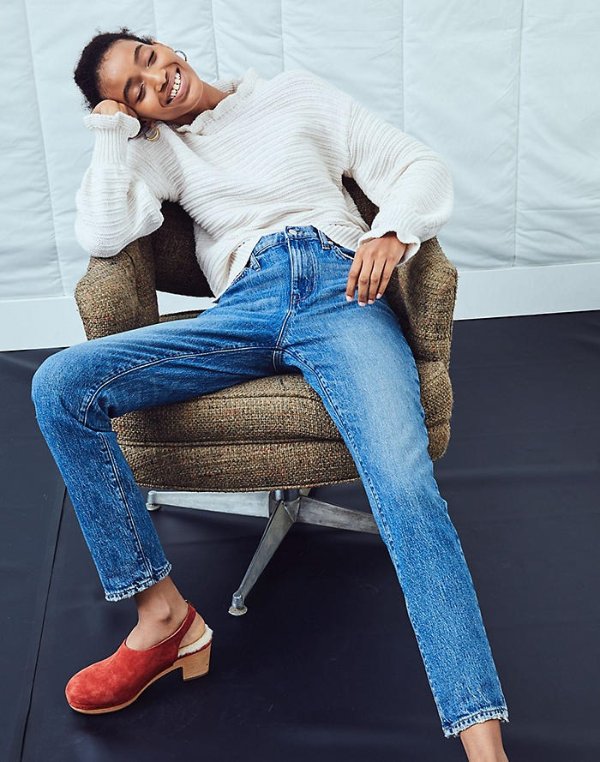 The High-Rise Slim Boyjean in Lavern Wash