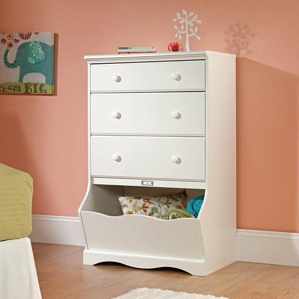 Sauder Pogo 3-Drawer Chest, L: 30.079" x W: 19.370" x H: 47.008", Soft White Finish @ Amazon