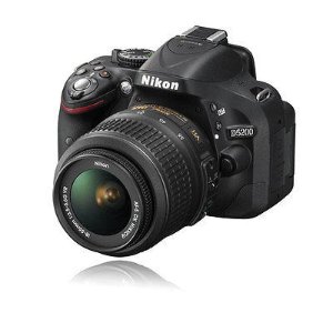 尼康D5200 2410万像素单反数码相机+ 带18-55 f/3.5-5.6 AF-S DX VR镜头套装