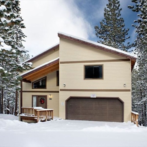STOP! This Is It! Best Location! Game Room! Sledding Hill in the Forest! Hot Tub - South Lake Tahoe