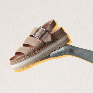 Extra 25% OffClarks Sale Into Summer