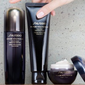 Shiseido Future Solution Lx Extra Rich Cleansing Foam for Unisex, 4.7 Ounce  @ Amazon.com