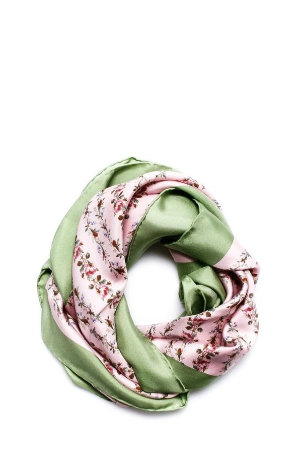 粉绿色碎花丝巾