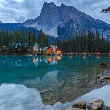 (4 days) Canada Nature: Banff / Glacier / Crane / Jasper / Grizzly Five National Park + "Sapphire" Louise Lake + Bow Lake + Ou Nagan Lake, Giant Snow Car / Sky Trail to explore the Columbia Ice fields, departing from Vancouver