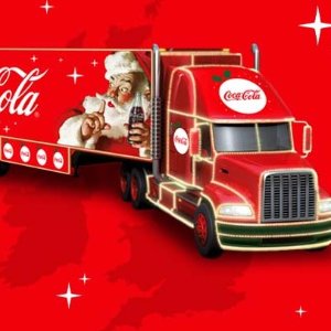 可口可乐卡车英国巡游 感受圣诞气息 免费喝可乐