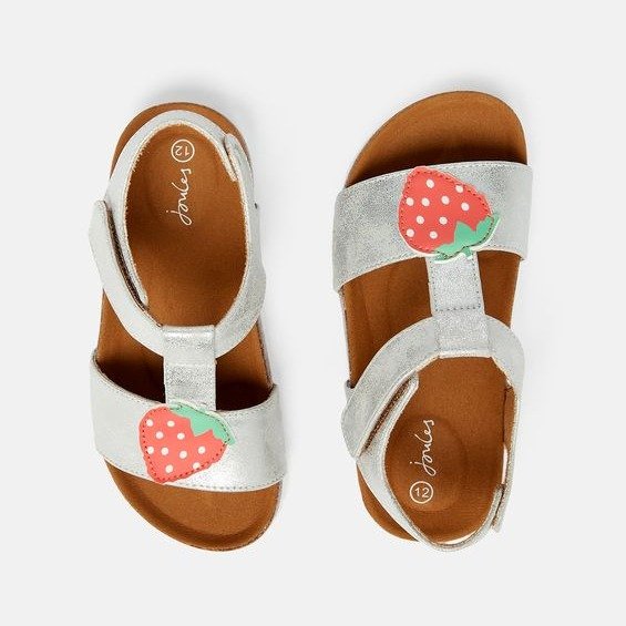 女童草莓凉鞋