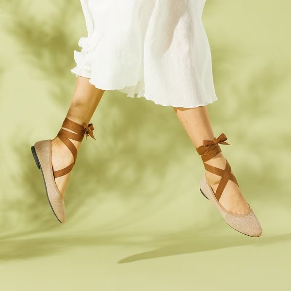 Round-toe Flats with Free Laces