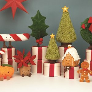 Jellycat 圣诞系列购买汇总｜圣诞树、圣诞花环、姜饼屋
