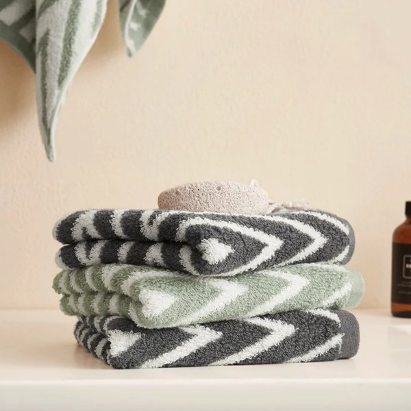 Simple 100% Cotton Jacquard Towel - 13.39" x 29.92"