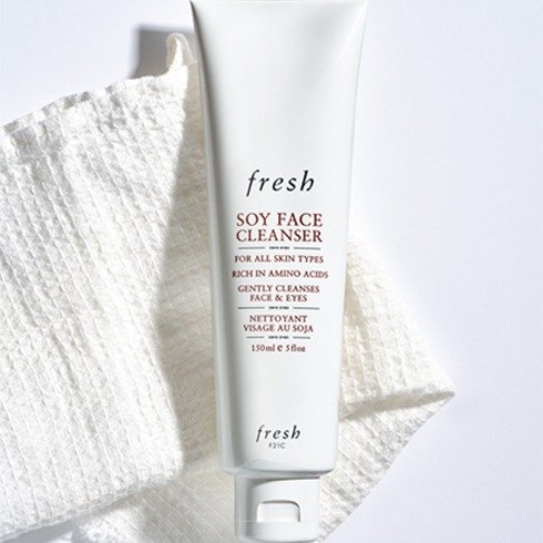 Soy Makeup Removing Face Wash