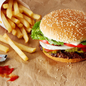 Burger King 芝士汉堡+10块炸鸡块+中薯条+小号软饮仅$3