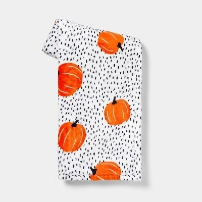 Tossed Pumpkins Printed Plush Halloween Throw Blanket - Hyde & EEK! Boutique™