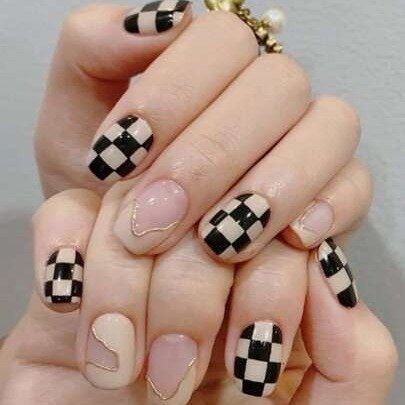 24pcs Checkered Pattern Fake Nail