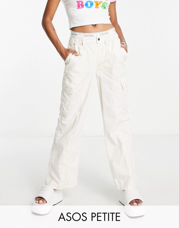 DESIGN Petite 00's low rise cargo pants in oatmeal