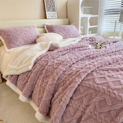 珊瑚绒香芋紫毛毯