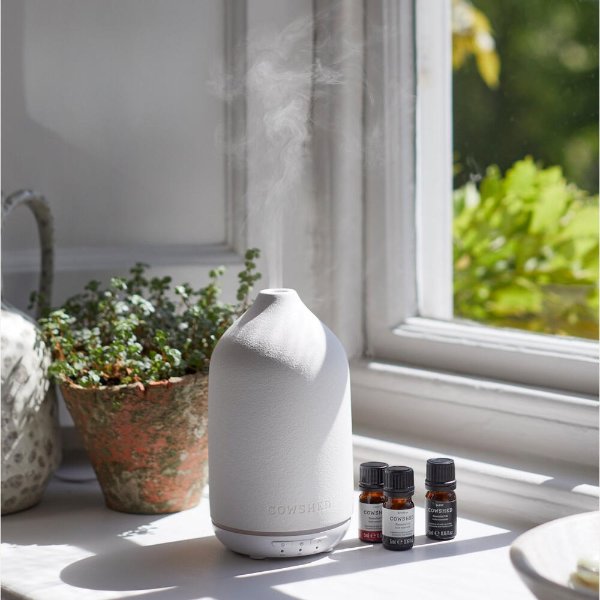 Electric Diffuser & Trio of Fragrance Oils, UK - Cowshed