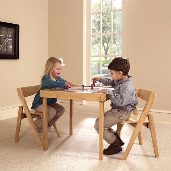 Stakmore 儿童室内折叠木质桌椅三件套