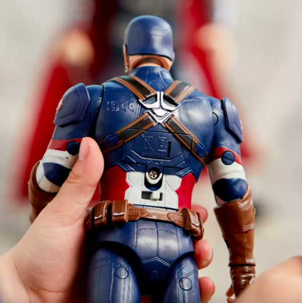 Captain America 发声玩偶
