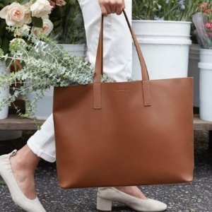The Day Market Tote and more @ Everlane