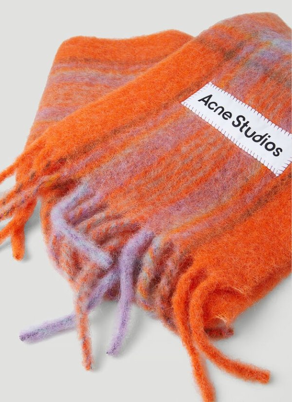橙色格纹围巾