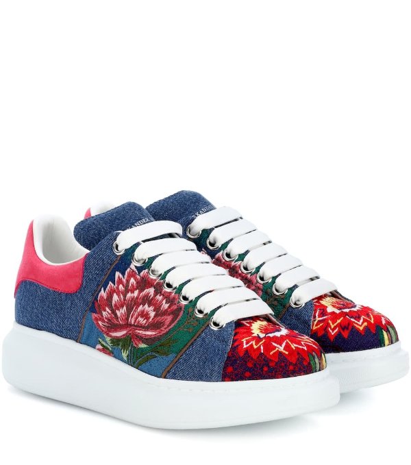 Embroidered platform sneakers