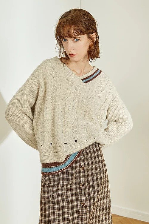 FANSILANEN | Twist Contrast Color Sweater