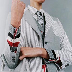 Thom Browne 时尚单品热卖，条纹衬衫$200+