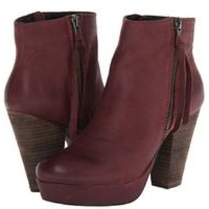 Select Men's, Women's, and Girls' Boots @ 6PM.com