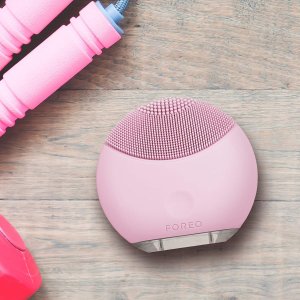 FOREO LUNA mini Silicone Face Brush with Facial Cleansing for All Skin Types @ Amazon