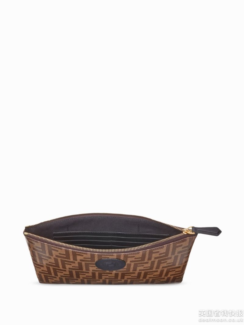 fendi-large-ffreedom-envelope-clutch_14046253_18756548_1000.jpg