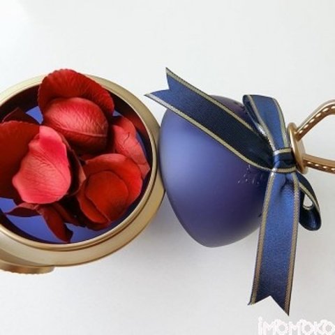 玫瑰花瓣腮红 (外壳+花瓣内芯) #101 - 2018圣诞限定
