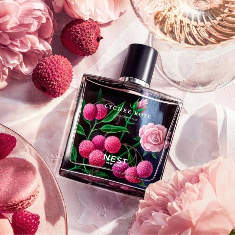 Free Rose Noir & Oud CandleNest Full Size Fine Fragrance