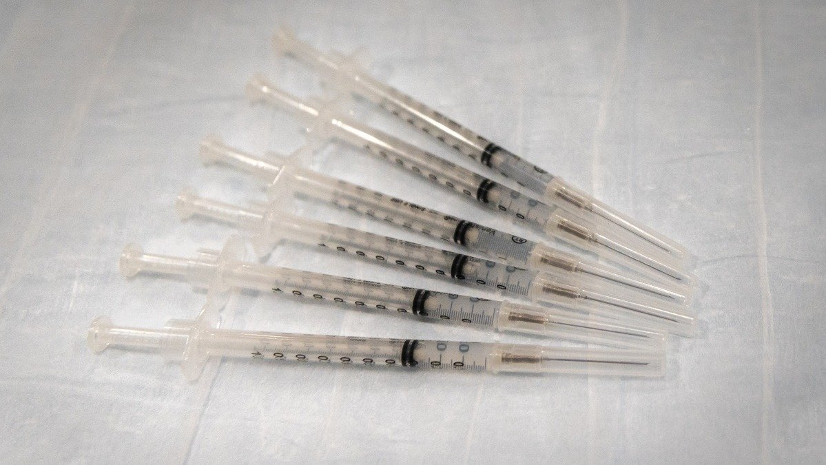 德国男子据称为了出售疫苗卡，接种了多达90针新冠疫苗