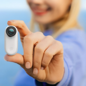 新品上市：Insta360 GO 2 拇指防抖相机，2K 视频拍摄，4 米防水