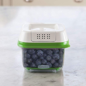 Rubbermaid FreshWorks Produce Saver Food Storage Container