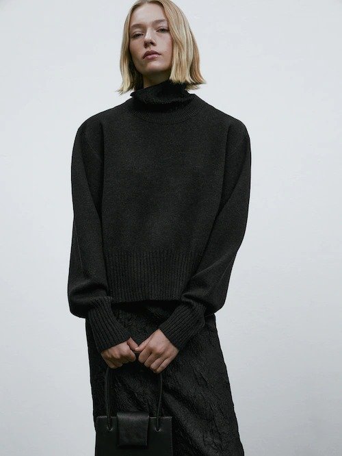 Crew neck sweater in 100% merino wool - Massimo Dutti
