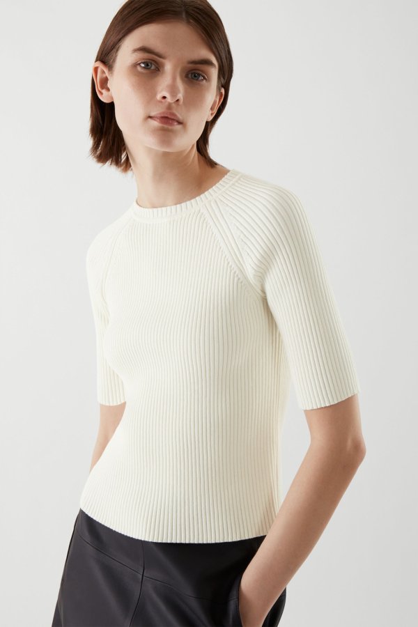 RIBBED KNITTED TOP