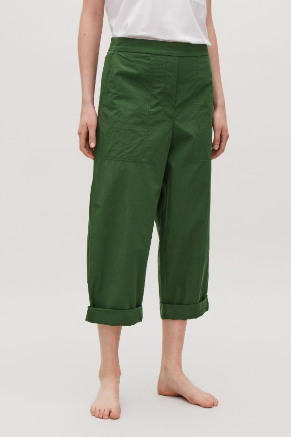 LIGHTWEIGHT COTTON CHINOS - Green - Trousers - COS US