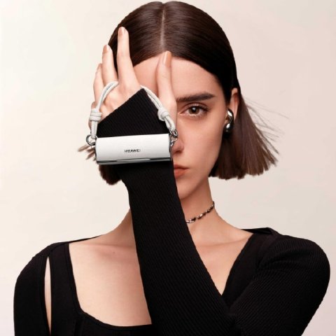 时尚搭子来啦！蹲英国上架Huawei 华为新品💄口红耳机Freebuds Lipsticks2 正式发售