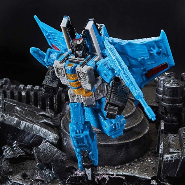 Toys Generations War for Cybertron Voyager WFC-S39 Thundercracker Action Figure - Siege Chapter - Adults and Kids Ages 8 and Up, 7-inch