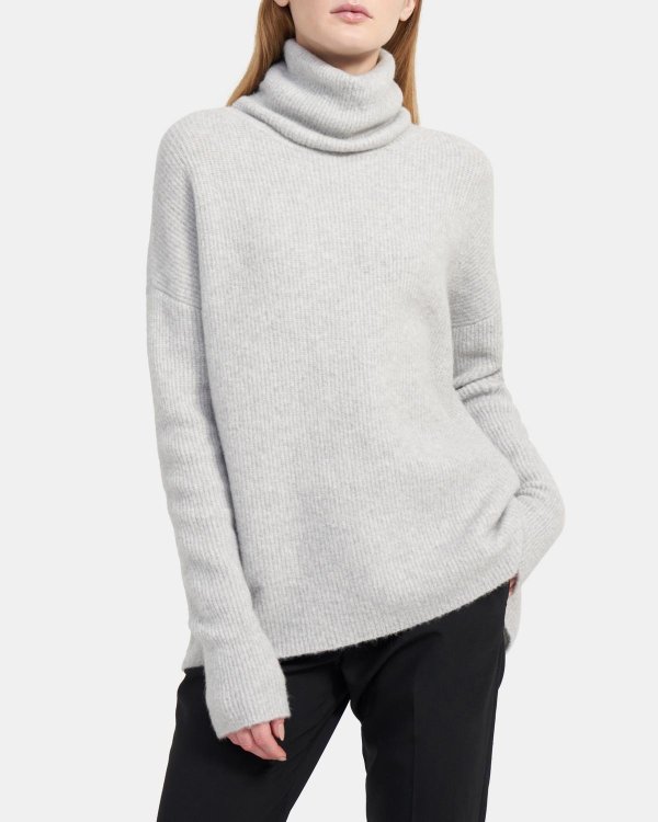 Turtleneck Sweater in Cloud Wool
