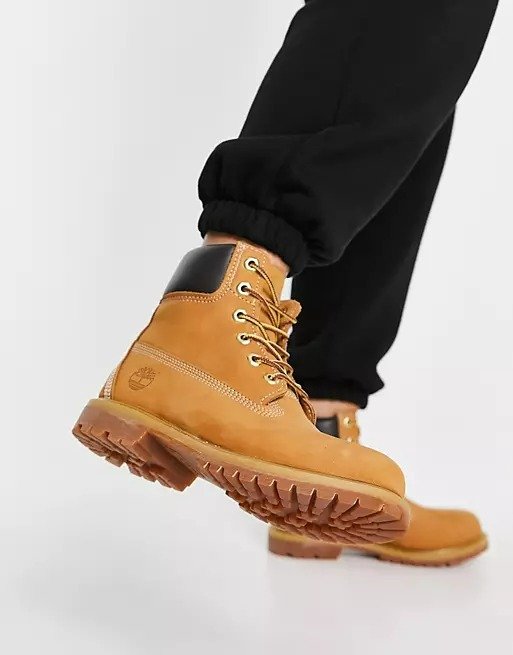Classic 6 Inch Premium boots in wheat beige