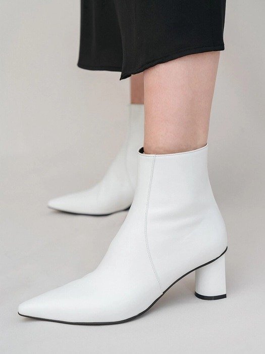 Slimmy Ankle Boots White