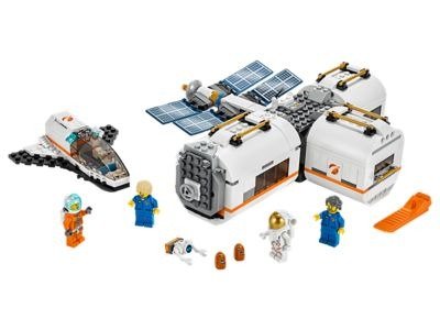Lunar Space Station - 60227 | City | LEGO Shop