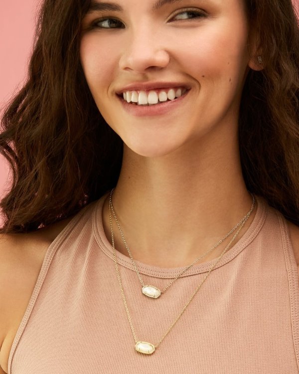 Elisa Gold Pendant Necklace in Ivory Pearl | Kendra Scott