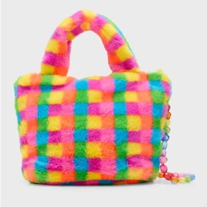 超可爱 封面绒绒包$36